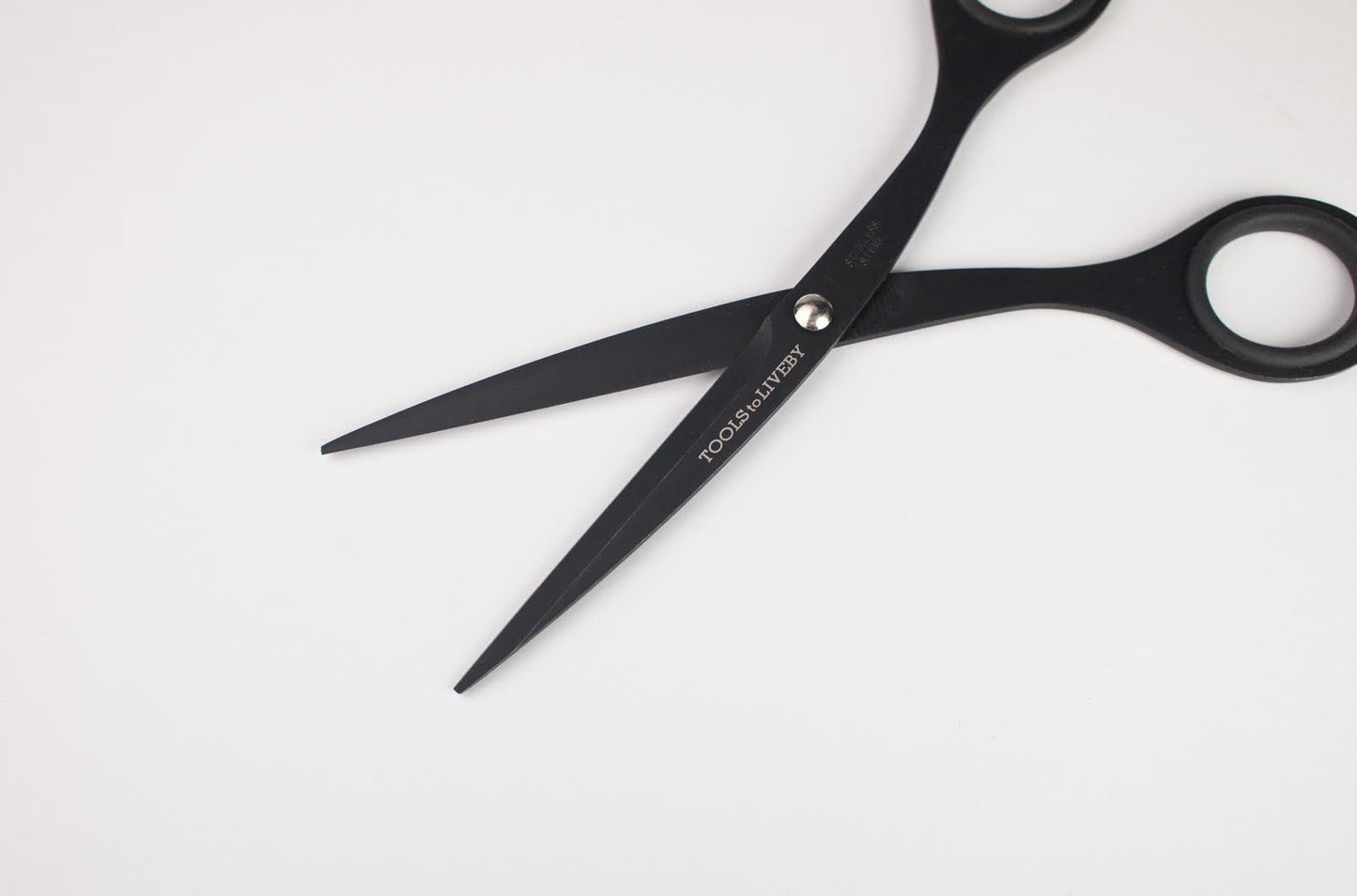 Tijeras medianas - 6.5" Negras - Tools to Liveby