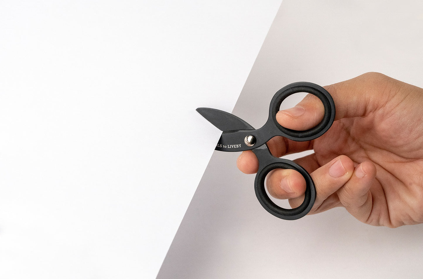 Tijeras pequeñas - 3" Negras - Tools to Liveby
